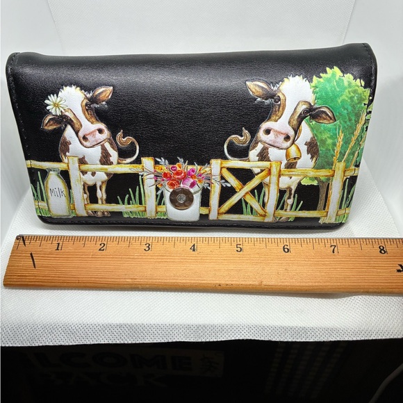 Shag Wear Farm Scene Wallet - Picture 8 of 10